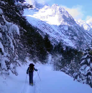 Skiing in to Oceano Pacifico